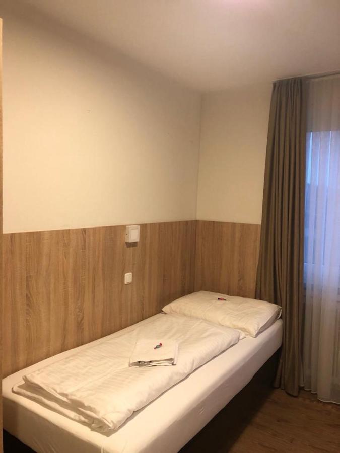 Gastehaus Penny Rooms N Hallein Exterior foto