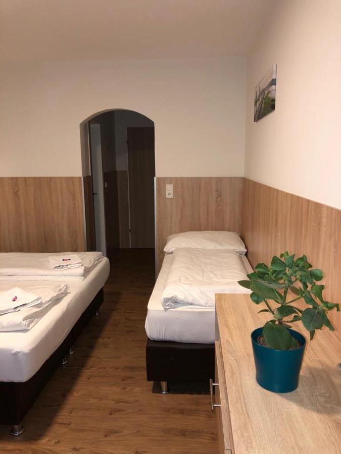 Gastehaus Penny Rooms N Hallein Exterior foto