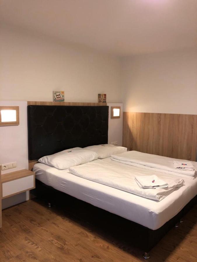 Gastehaus Penny Rooms N Hallein Exterior foto